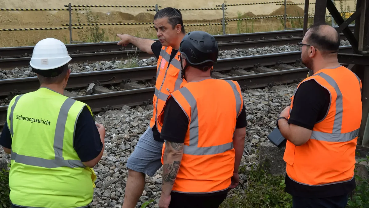 SDL-Team bei der Bahnsicherung