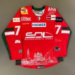 Trikot der Augsburger Panther mit SDL-Bahndienste-Logo beim Sponsoring am 2. November 2025