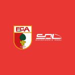 FC-Augsburg-Wappen und SDL-Bahndienste-Logo auf rotem Hintergrund – Sponsoring seit 2025
