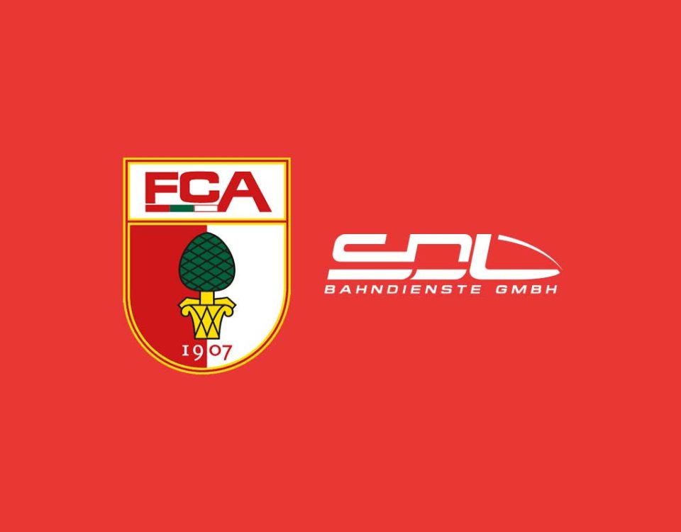 FC-Augsburg-Wappen und SDL-Bahndienste-Logo auf rotem Hintergrund – Sponsoring seit 2025